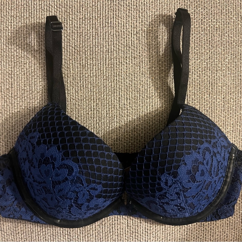 NWT Victoria’s Secret Very Sexy Push Up Bra 32B
